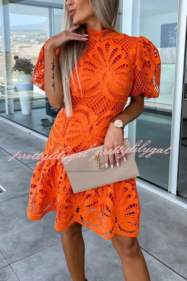 Vestido Doce Encanto – Mini com Manga Bufante e Renda de Crochê - Priya