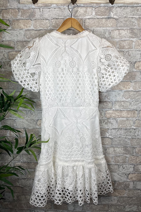 Vestido Beatriz – Mini de Renda de Crochê com Manga Puff e Botões - Priya