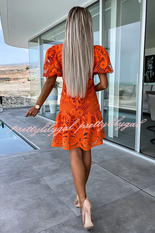 Vestido Doce Encanto – Mini com Manga Bufante e Renda de Crochê - Priya