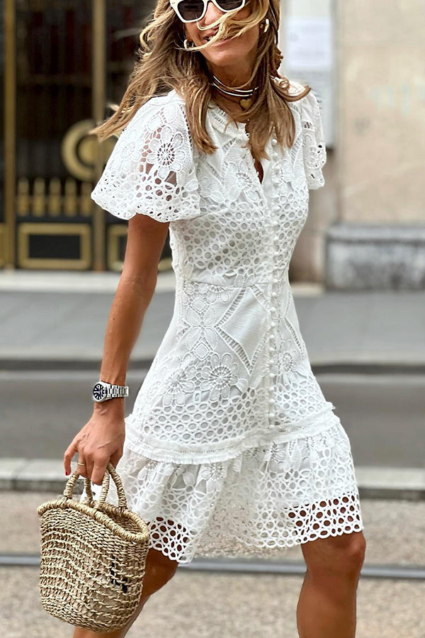 Vestido Beatriz – Mini de Renda de Crochê com Manga Puff e Botões - Priya