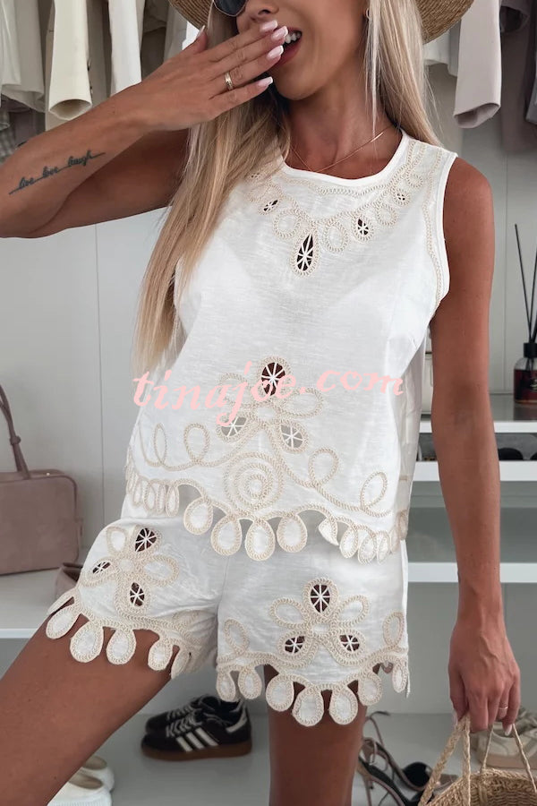 Conjunto Angie – Blusa Bordada Sem Manga + Shorts com Cintura Elástica - Priya