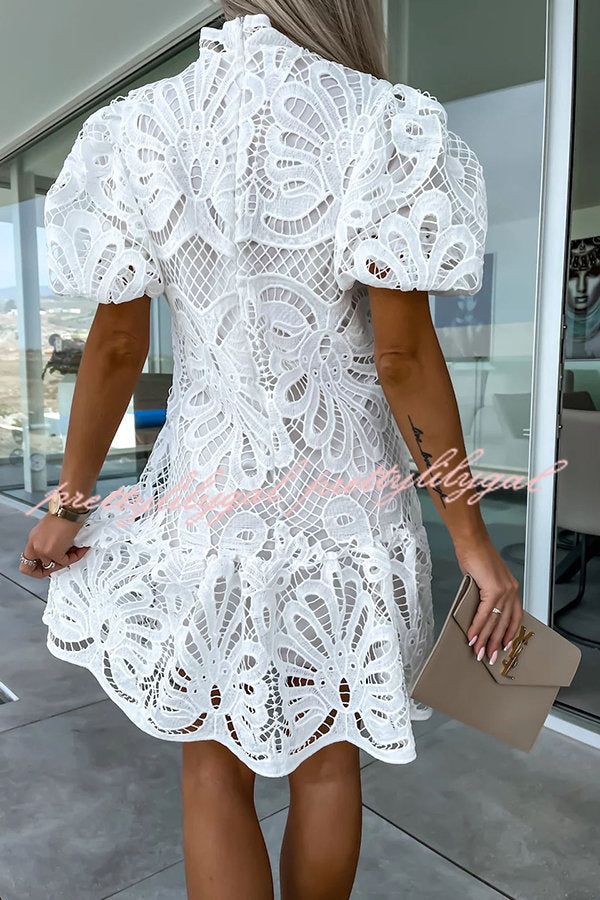 Vestido Doce Encanto – Mini com Manga Bufante e Renda de Crochê - Priya
