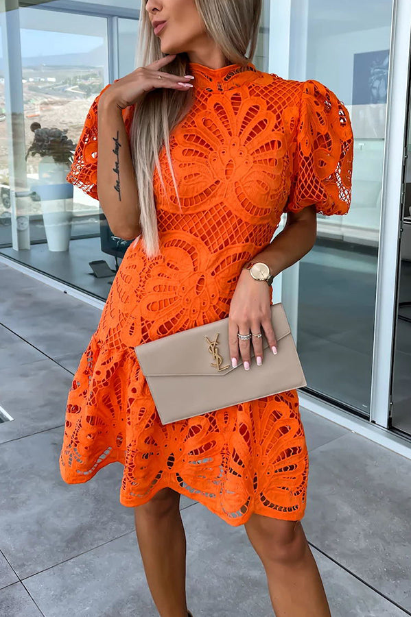 Vestido Doce Encanto – Mini com Manga Bufante e Renda de Crochê - Priya
