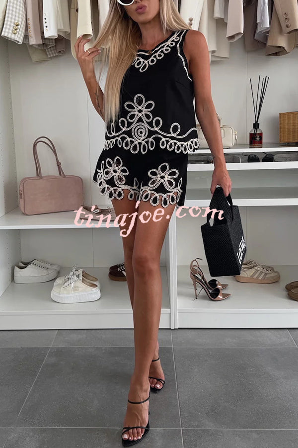 Conjunto Angie – Blusa Bordada Sem Manga + Shorts com Cintura Elástica - Priya