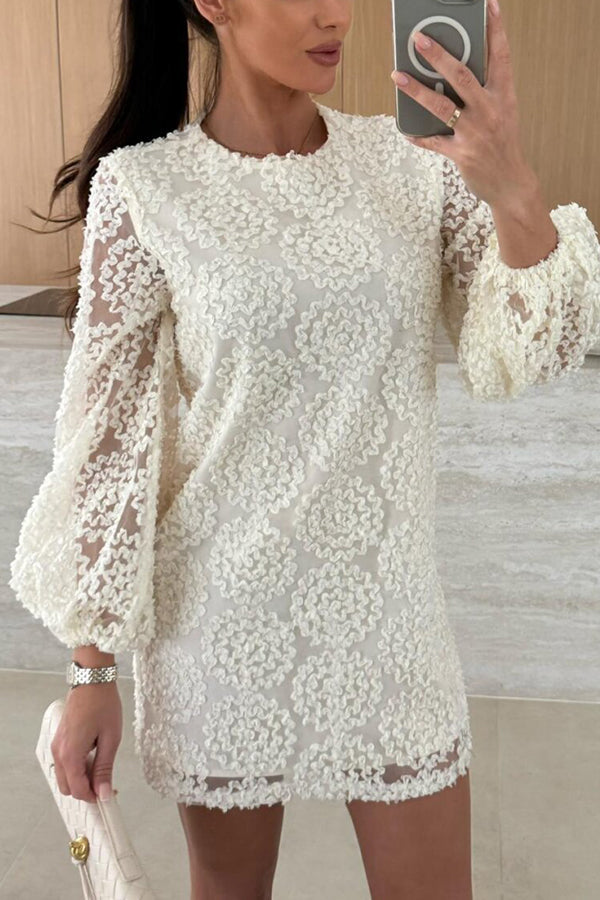 Vestido Helena – Mini com Manga Balão e Textura de Renda - Priya