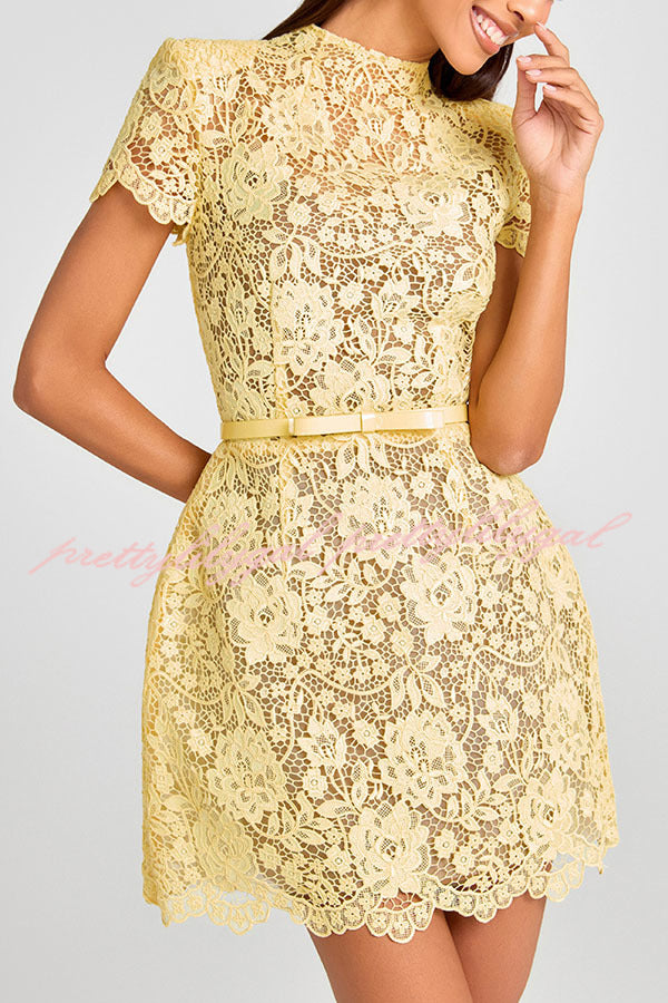 Vestido Priya Aurora – Renda Floral com Laço e Manga Curta - Priya