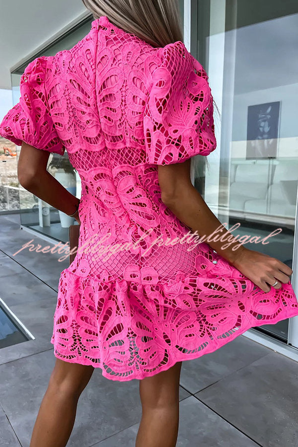 Vestido Doce Encanto – Mini com Manga Bufante e Renda de Crochê - Priya